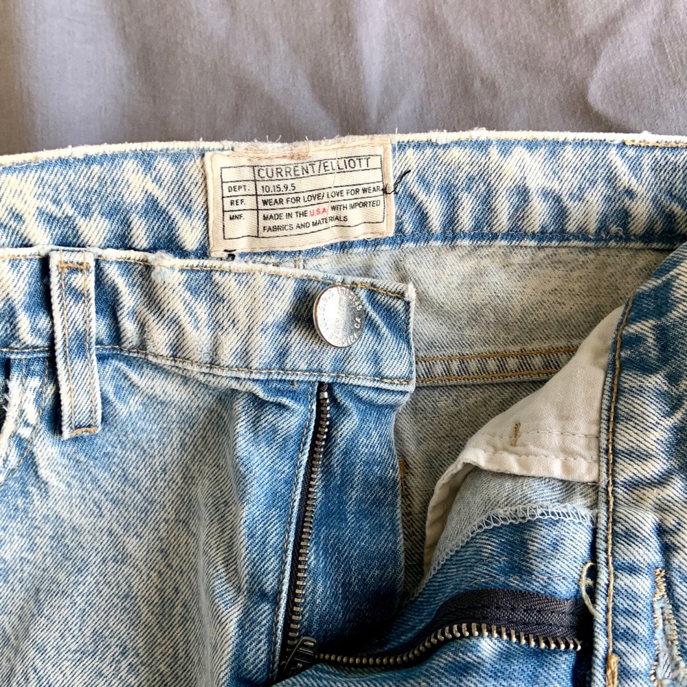 Current/Elliot Acid-Washed Cropped Jeans - Picture 5 of 8